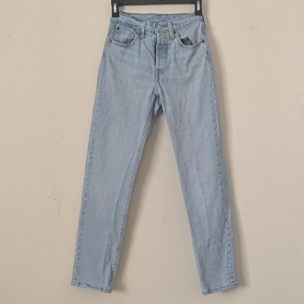 Levi's Womens 501 Button-Fly Jeans Light Wash, 24 Waist